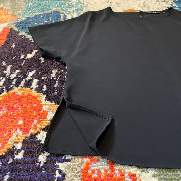 Set of 2 Uniqlo Drape Dolman Short-Sleeve Blouses, Black and Green, size Small - Picture 5 of 16